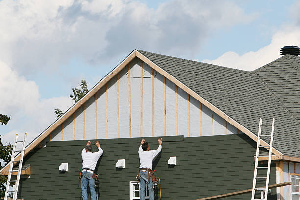 Professional Emergency Siding Repair technician working in Reston, VA